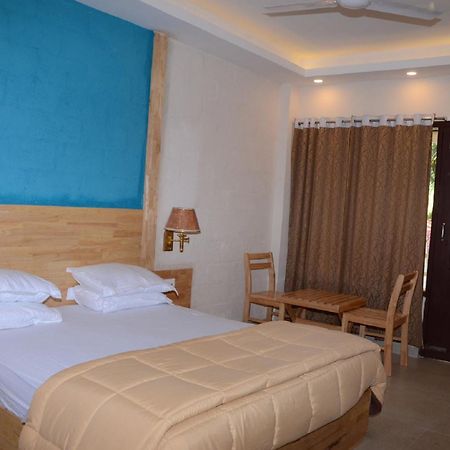 Coconhuts Beach Resort Lakshmanpur Exteriör bild