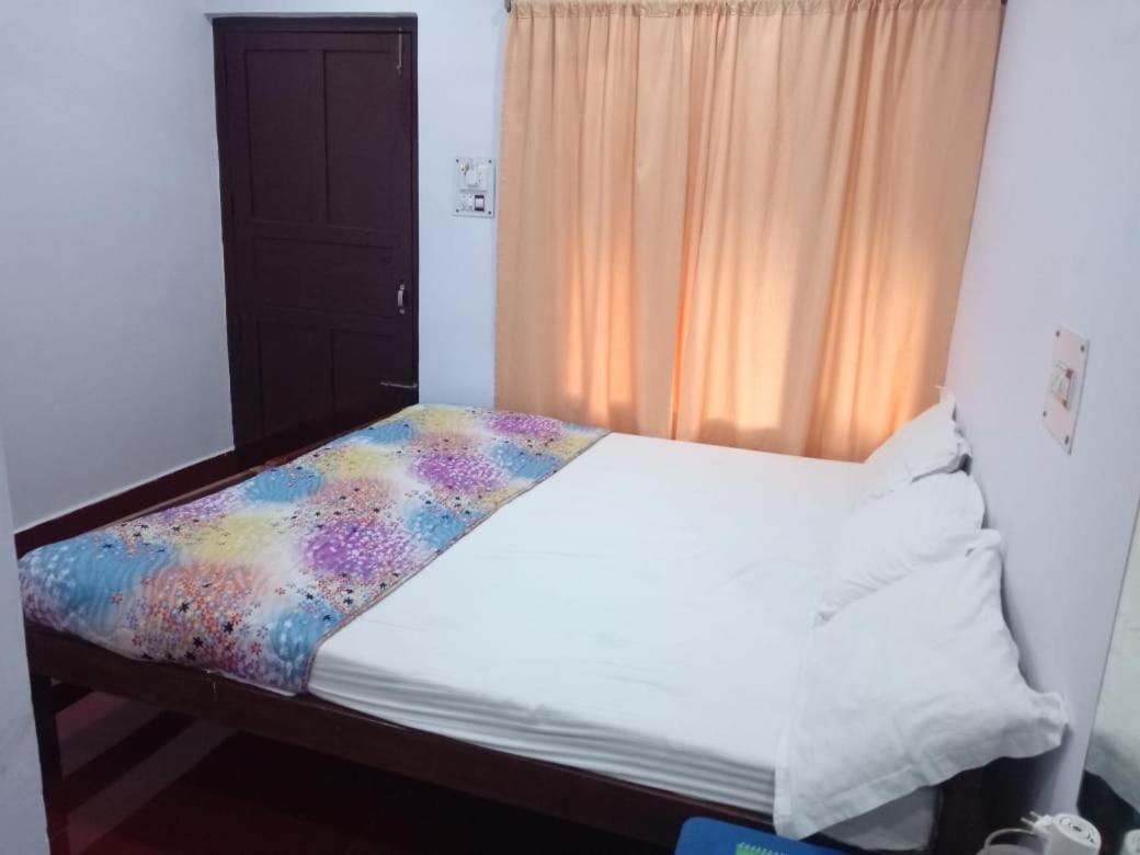 Coconhuts Beach Resort Lakshmanpur Exteriör bild