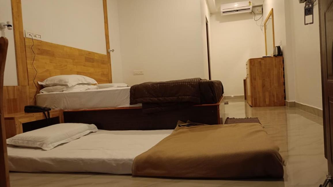 Coconhuts Beach Resort Lakshmanpur Exteriör bild
