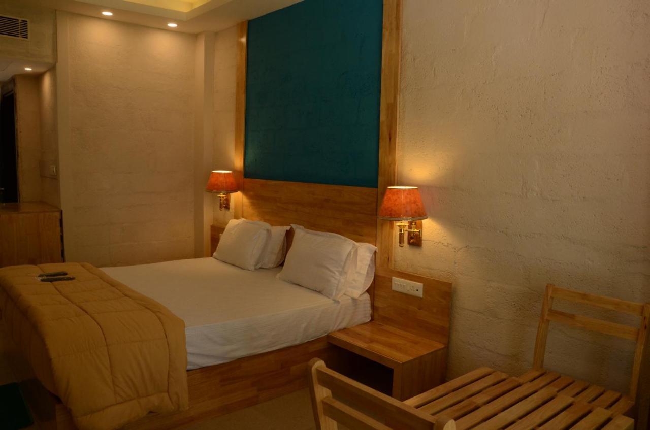 Coconhuts Beach Resort Lakshmanpur Exteriör bild